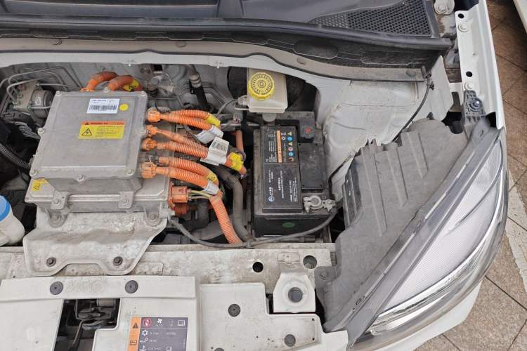 Used Roewe Clever 2022 311km QiQi BoBo Edition Engine Bay Left