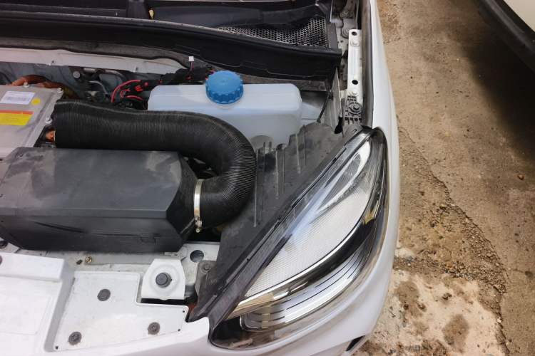 Used Roewe Clever 2022 311km QiQi BoBo Edition Engine Bay Left