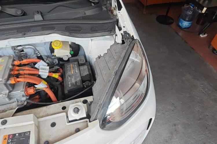 Used Roewe Clever 2022 311km QiQi BoBo Edition Engine Bay Left