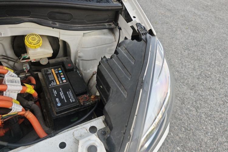 Used Roewe Clever 2022 311km QiQi BoBo Edition Engine Bay Left