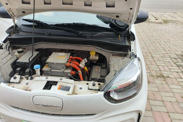 Used Roewe Clever 2022 311km QiQi BoBo Edition Engine Bay Left