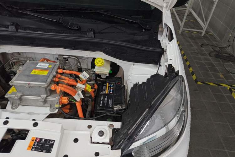 Used Roewe Clever 2022 311km QiQi BoBo Edition Engine Bay Left