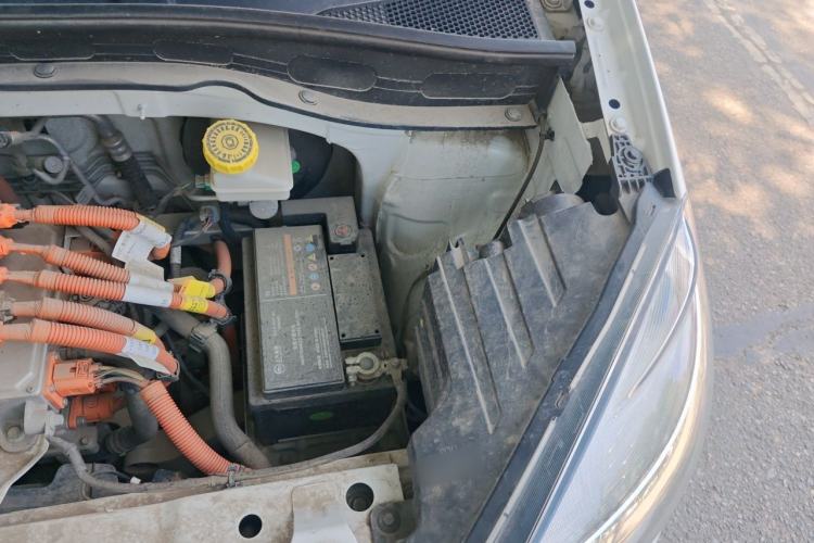 Used Roewe Clever 2022 311km QiQi BoBo Edition Engine Bay Left