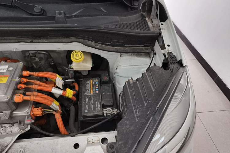 Used Roewe Clever 2022 311km QiQi BoBo Edition Engine Bay Left