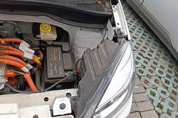 Used Roewe Clever 2022 311km QiQi BoBo Edition Engine Bay Left