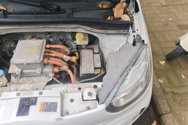 Used Roewe Clever 2022 311km QiQi BoBo Edition Engine Bay Left