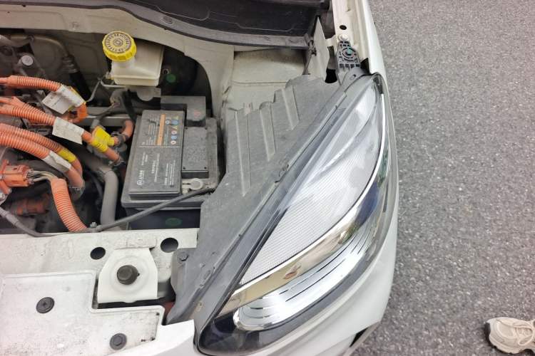 Used Roewe Clever 2022 311km QiQi BoBo Edition Engine Bay Left