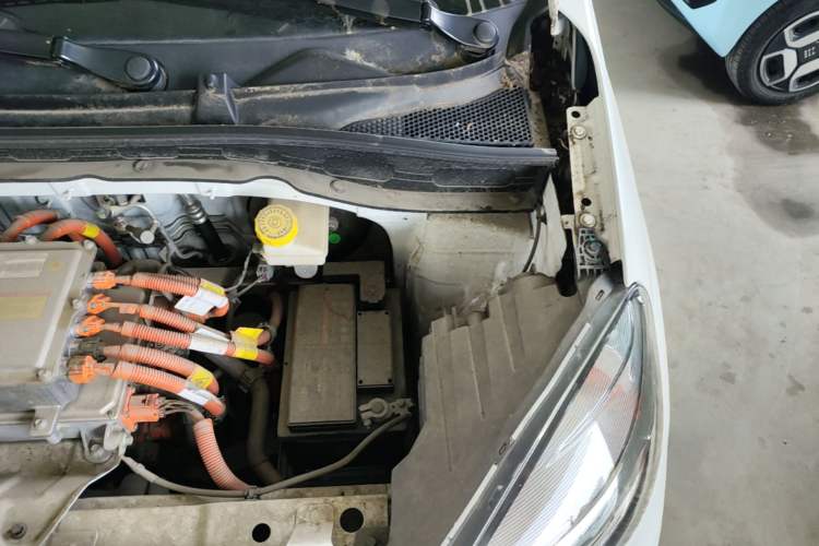 Used Roewe Clever 2022 311km QiQi BoBo Edition Engine Bay Left