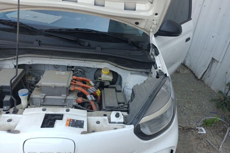Used Roewe Clever 2022 311km QiQi BoBo Edition Engine Bay Left