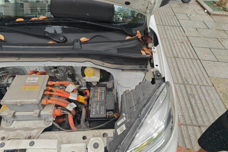 Used Roewe Clever 2022 311km QiQi BoBo Edition Engine Bay Left