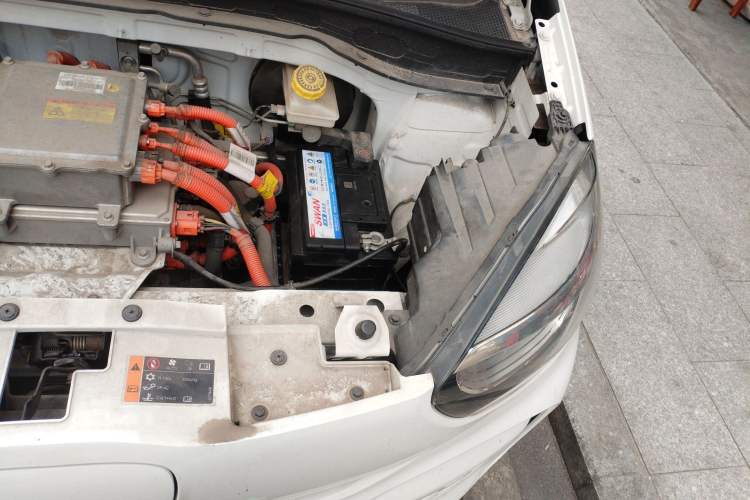 Used Roewe Clever 2022 311km QiQi BoBo Edition Engine Bay Left