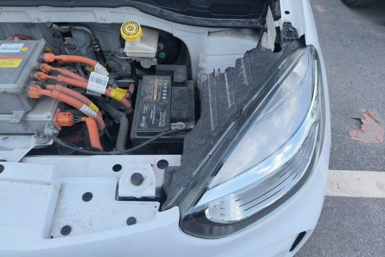 Used Roewe Clever 2022 311km QiQi BoBo Edition Engine Bay Left