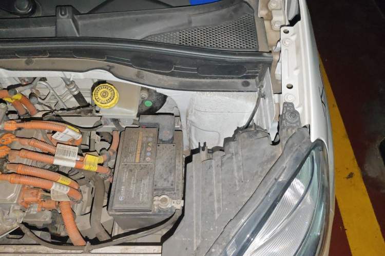 Used Roewe Clever 2022 311km QiQi BoBo Edition Engine Bay Left