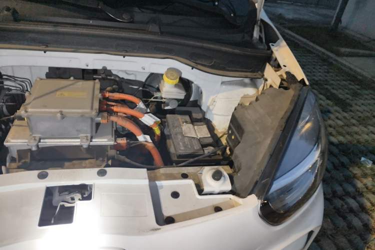 Used Roewe Clever 2022 311km QiQi BoBo Edition Engine Bay Left