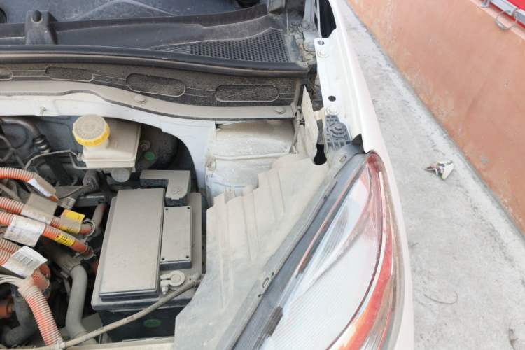 Used Roewe Clever 2022 311km QiQi BoBo Edition Engine Bay Left