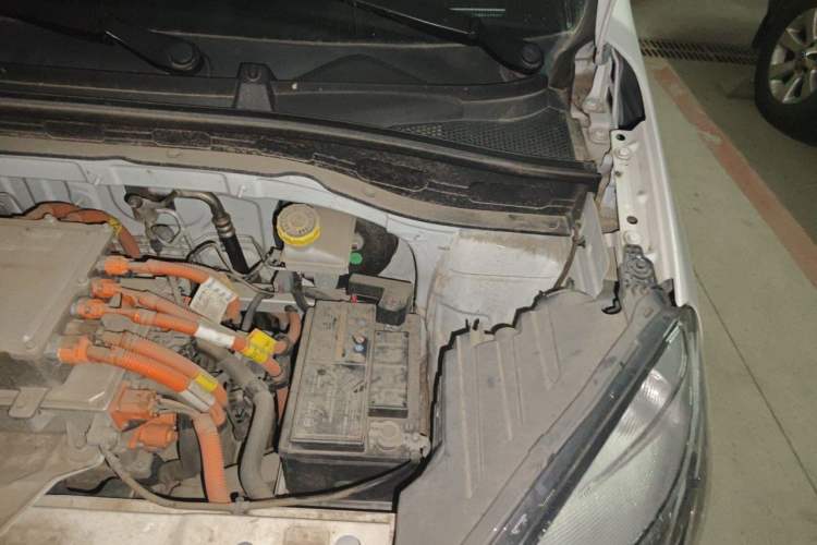 Used Roewe Clever 2022 311km QiQi BoBo Edition Engine Bay Left