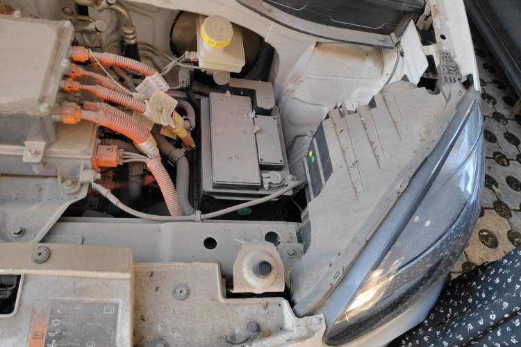 Used Roewe Clever 2022 311km QiQi BoBo Edition Engine Bay Left