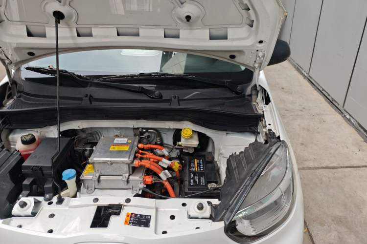 Used Roewe Clever 2022 311km QiQi BoBo Edition Engine Bay Left
