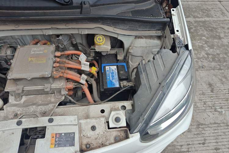 Used Roewe Clever 2022 311km QiQi BoBo Edition Engine Bay Left
