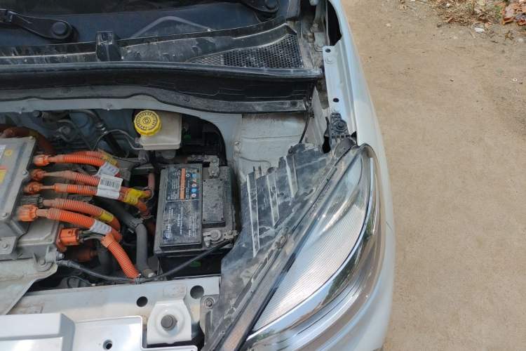 Used Roewe Clever 2022 311km QiQi BoBo Edition Engine Bay Left