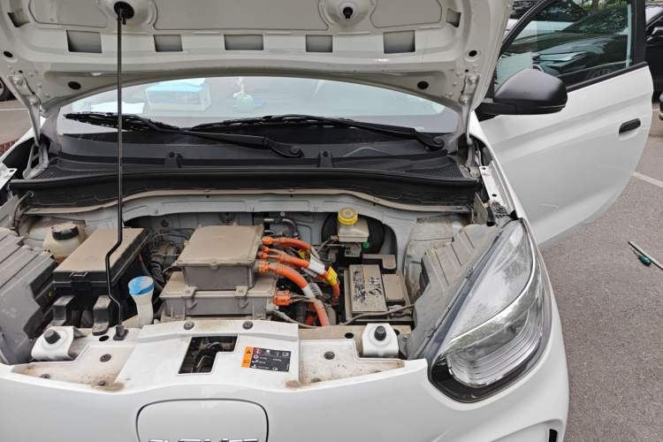 Used Roewe Clever 2022 311km QiQi BoBo Edition Engine Bay Left
