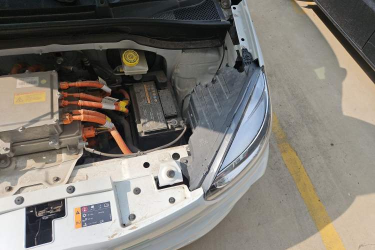 Used Roewe Clever 2022 311km QiQi BoBo Edition Engine Bay Left
