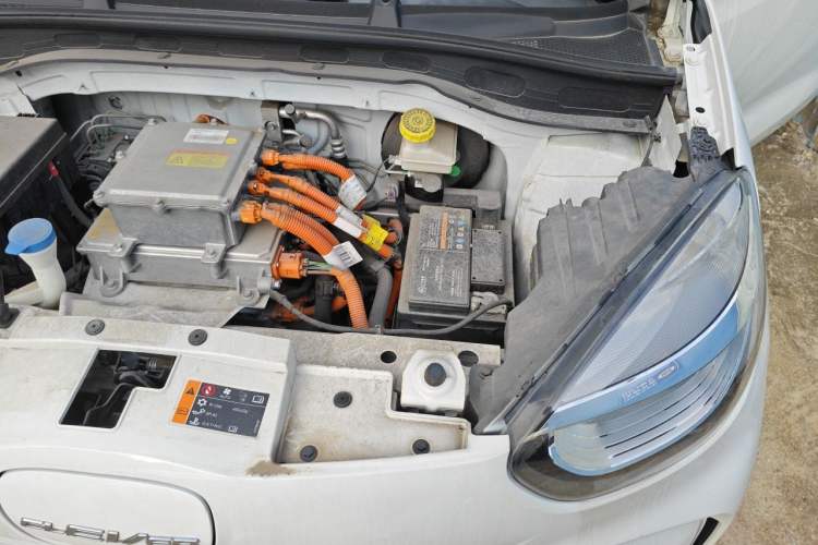 Used Roewe Clever 2022 311km QiQi BoBo Edition Engine Bay Left