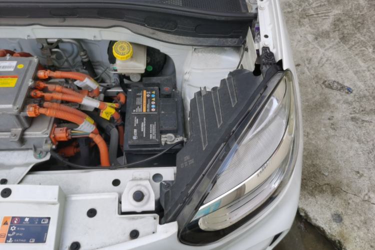 Used Roewe Clever 2022 311km QiQi BoBo Edition Engine Bay Left