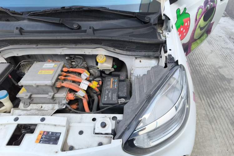 Used Roewe Clever 2022 311km QiQi BoBo Edition Engine Bay Left