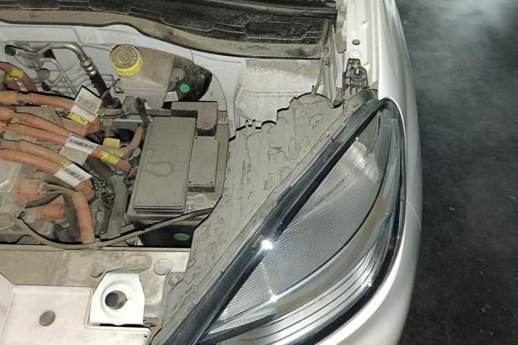 Used Roewe Clever 2022 311km QiQi BoBo Edition Engine Bay Left