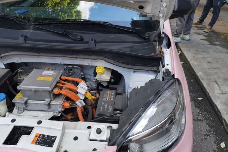Used Roewe Clever 2022 311km QiQi BoBo Edition Engine Bay Left