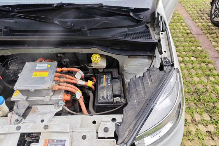 Used Roewe Clever 2022 311km QiQi BoBo Edition Engine Bay Left
