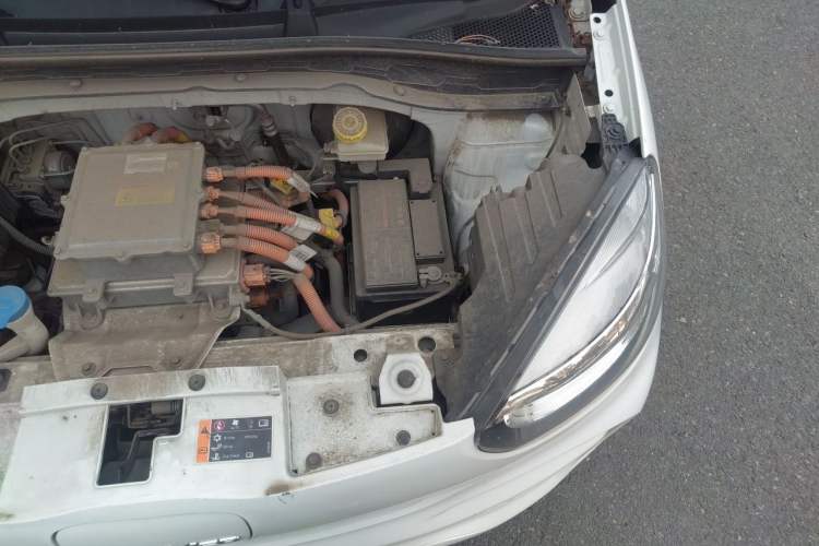 Used Roewe Clever 2022 311km QiQi BoBo Edition Engine Bay Left
