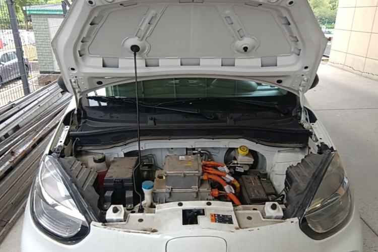 Used Roewe Clever 2022 311km QiQi BoBo Edition Engine Bay