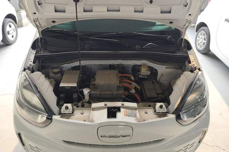 Used Roewe Clever 2022 311km QiQi BoBo Edition Engine Bay