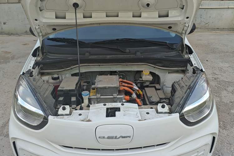 Used Roewe Clever 2022 311km QiQi BoBo Edition Engine Bay