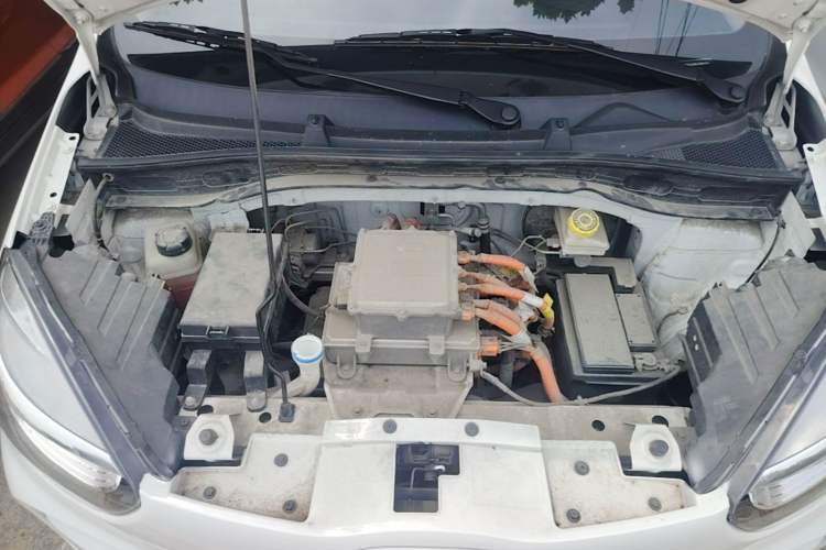 Used Roewe Clever 2022 311km QiQi BoBo Edition Engine Bay
