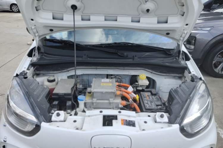Used Roewe Clever 2022 311km QiQi BoBo Edition Engine Bay