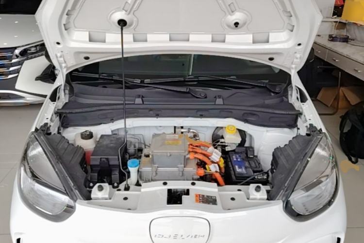 Used Roewe Clever 2022 311km QiQi BoBo Edition Engine Bay