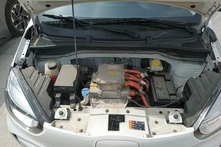 Used Roewe Clever 2022 311km QiQi BoBo Edition Engine Bay