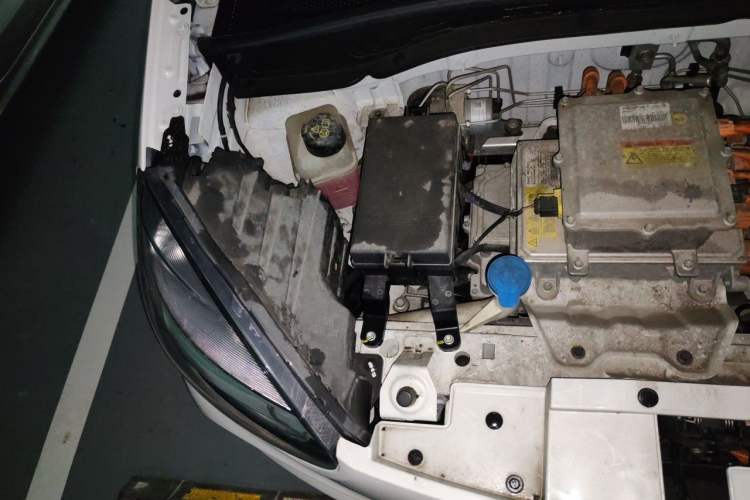 Used Roewe Clever 2022 311km QiQi BoBo Edition Engine Bay Right
