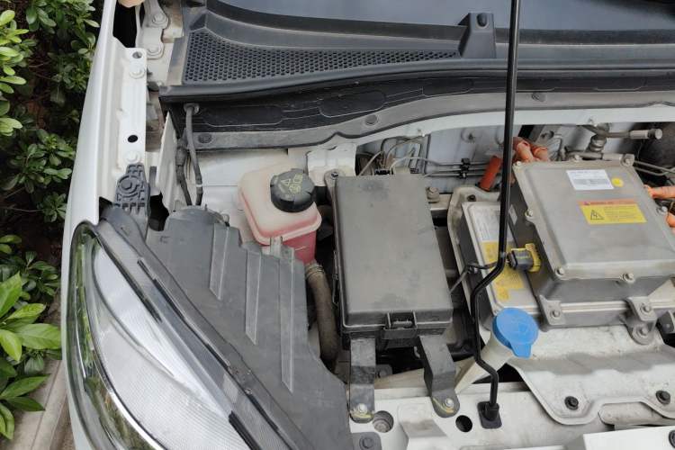Used Roewe Clever 2022 311km QiQi BoBo Edition Engine Bay Right