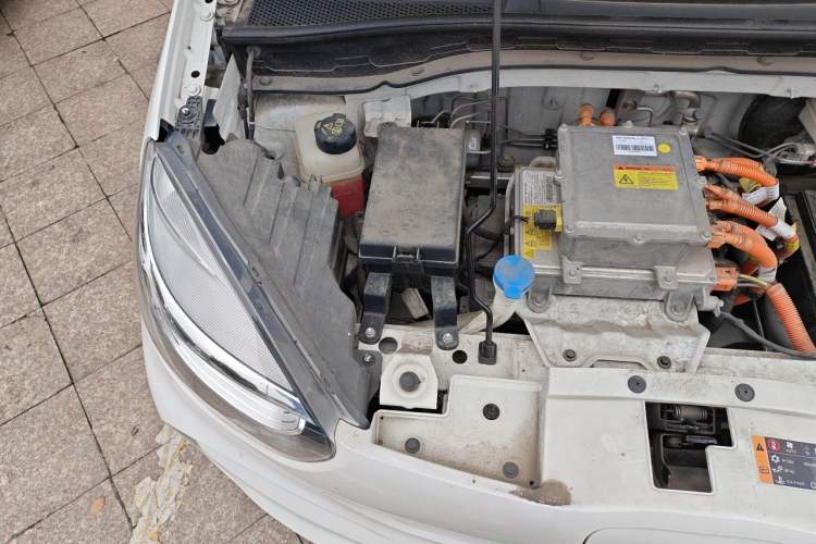 Used Roewe Clever 2022 311km QiQi BoBo Edition Engine Bay Right