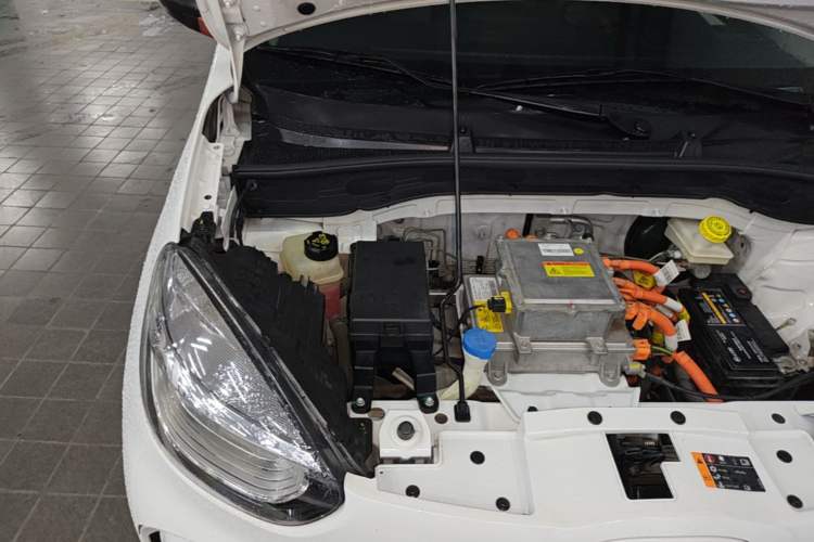 Used Roewe Clever 2022 311km QiQi BoBo Edition Engine Bay Right