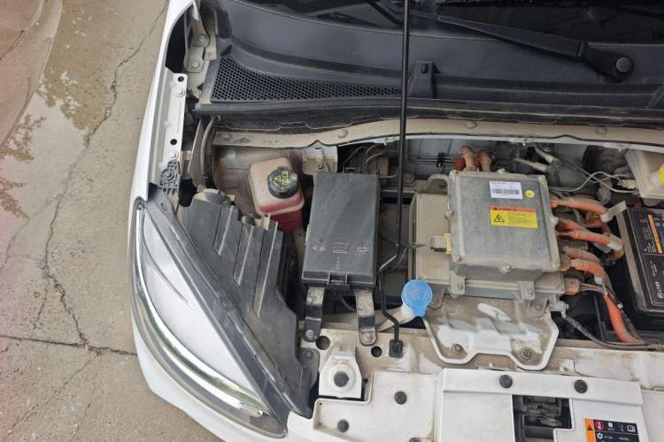 Used Roewe Clever 2022 311km QiQi BoBo Edition Engine Bay Right