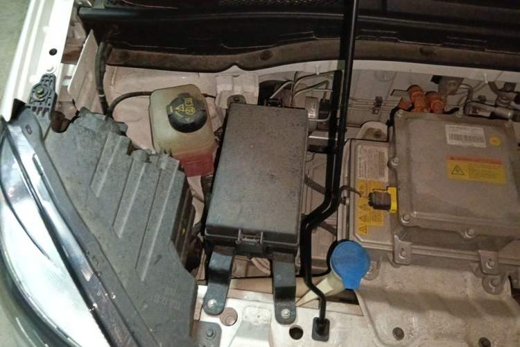 Used Roewe Clever 2022 311km QiQi BoBo Edition Engine Bay Right