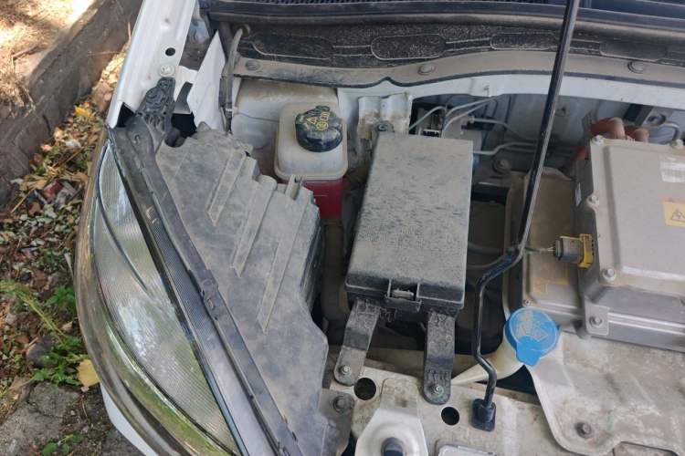Used Roewe Clever 2022 311km QiQi BoBo Edition Engine Bay Right