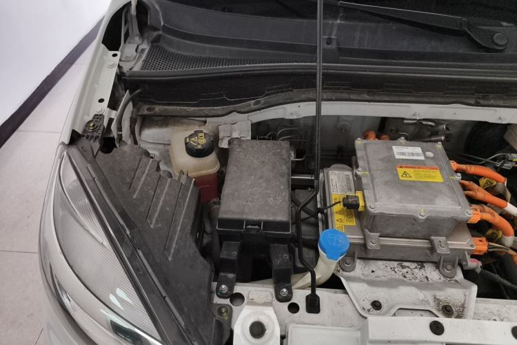 Used Roewe Clever 2022 311km QiQi BoBo Edition Engine Bay Right