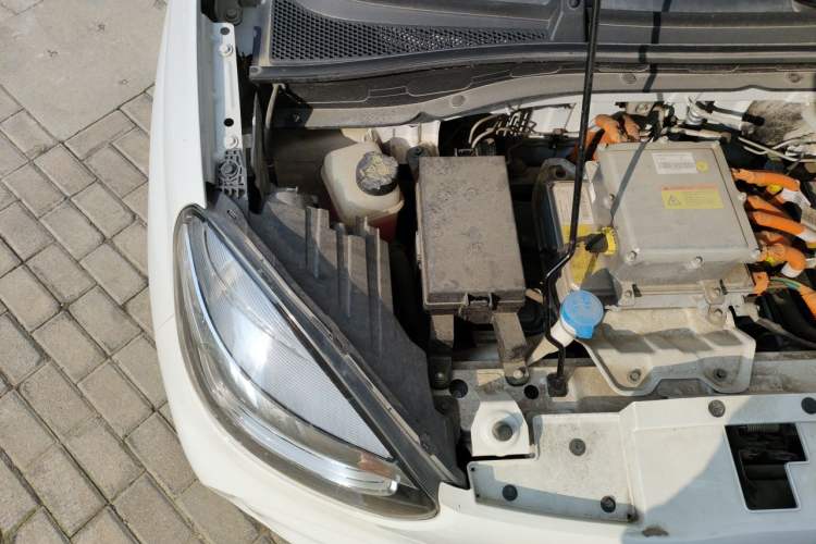 Used Roewe Clever 2022 311km QiQi BoBo Edition Engine Bay Right