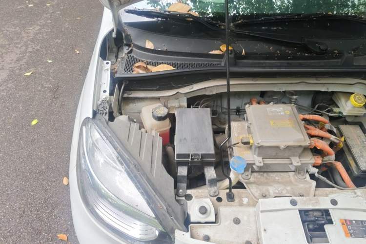 Used Roewe Clever 2022 311km QiQi BoBo Edition Engine Bay Right